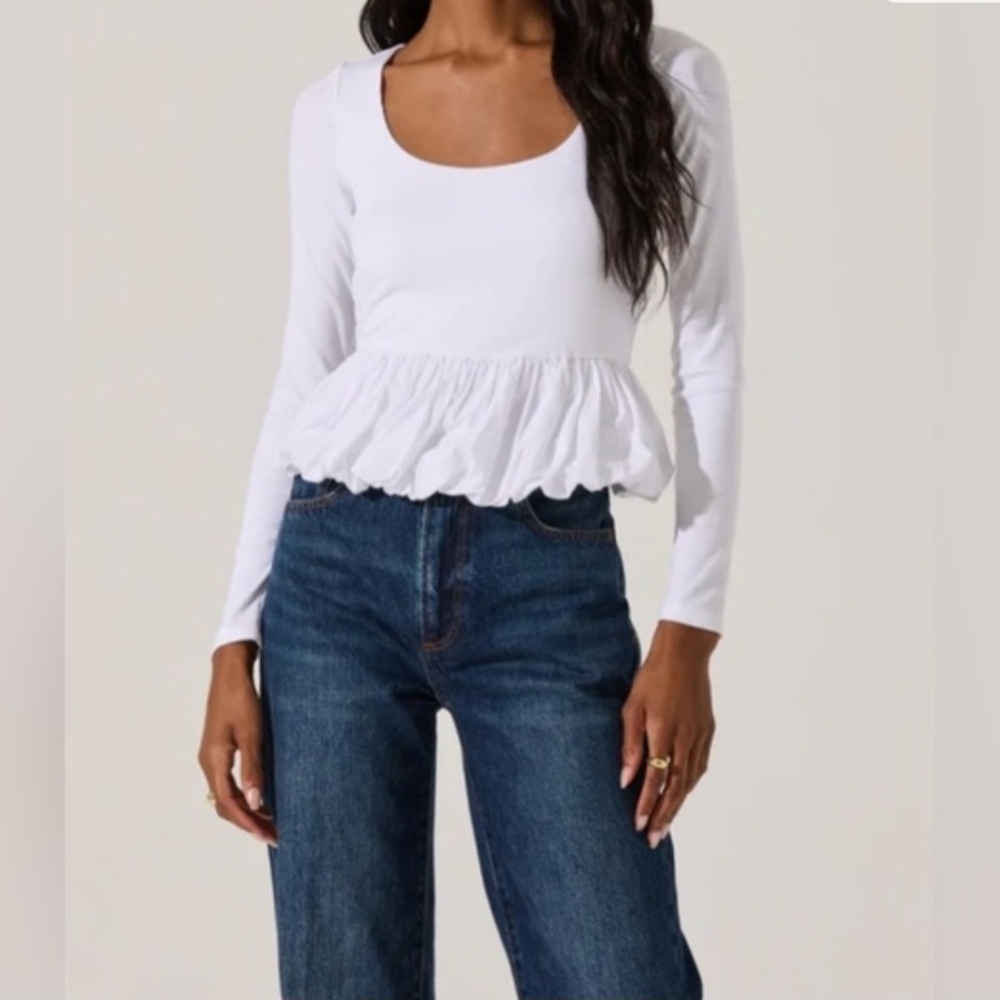 ASTR Bubble Hem Peplum Top